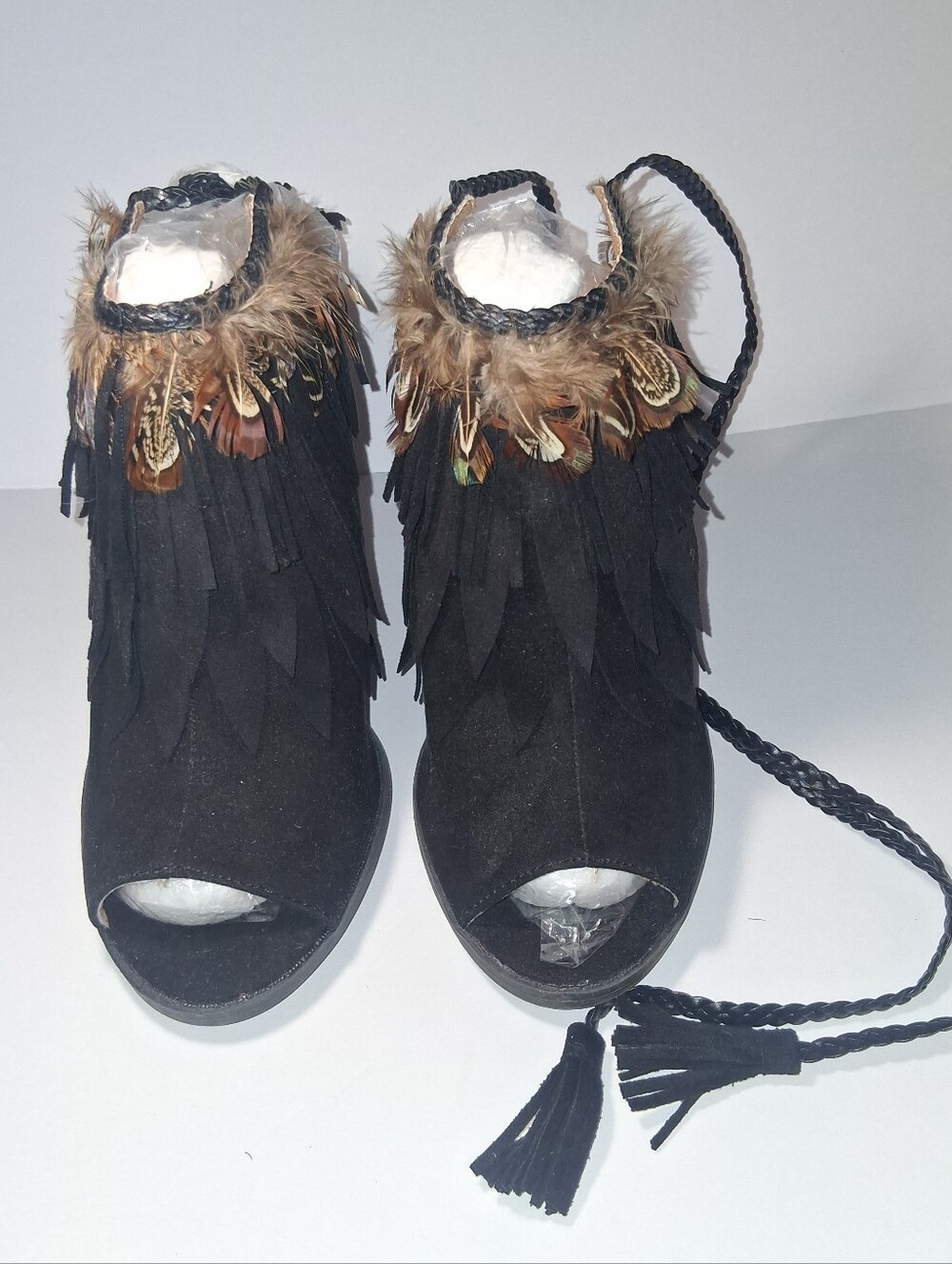 Qupid NWOT Stunning Black Feather Trim Peep-Toe Lace-Up Women's Heels US Size 7